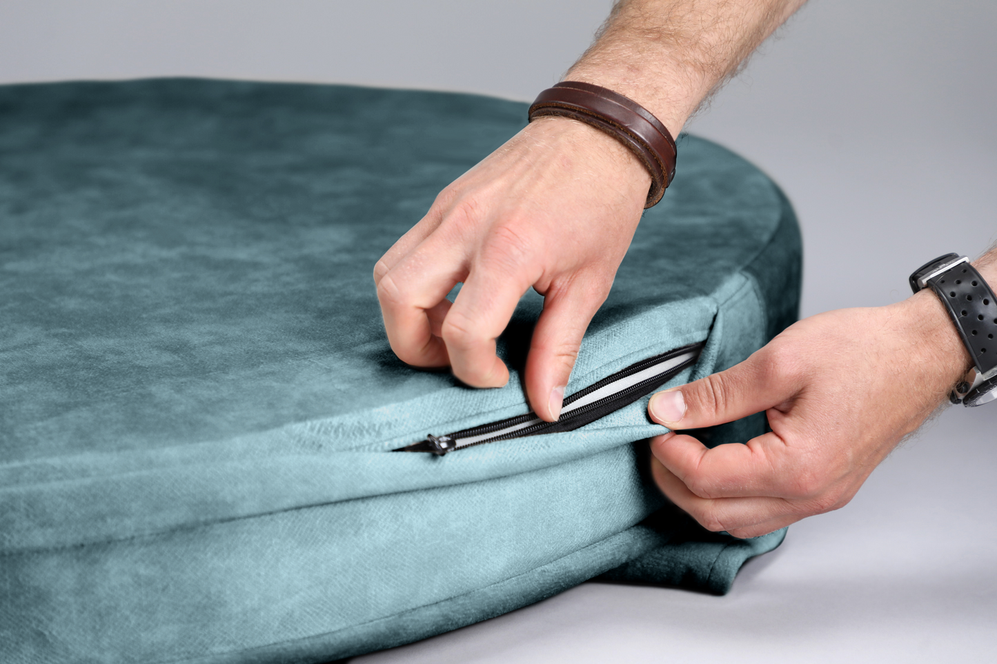 Cozy cave dog bed | ComfySupport+ | DUSTY GREEN+EMERALD GREEN | animalistus