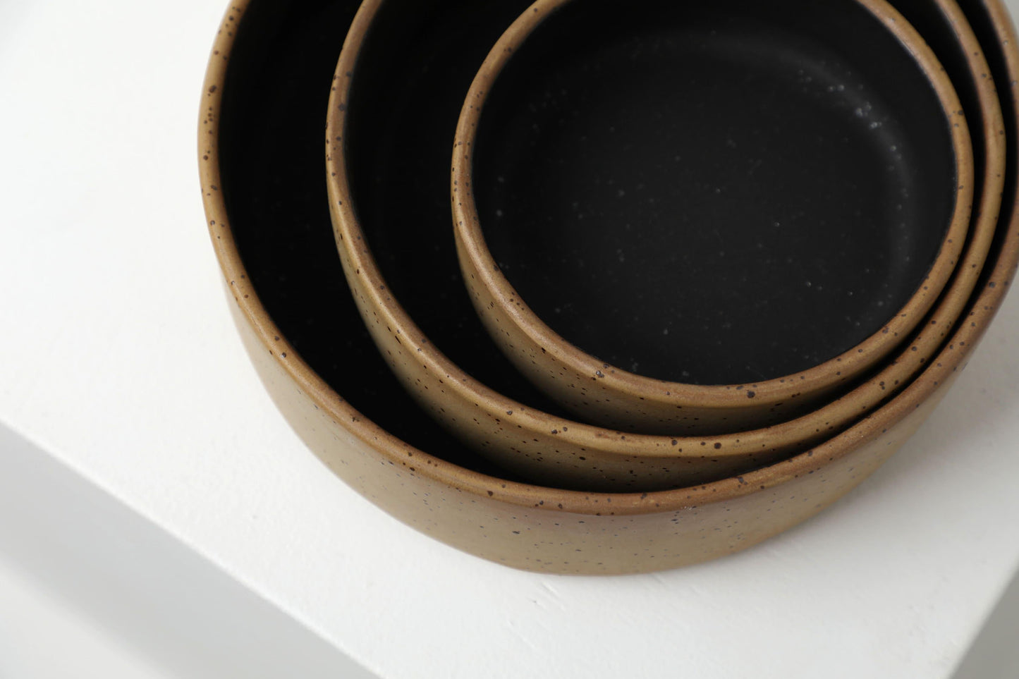 Handmade ceramic dog bowls | RAW+BLACK | animalistus