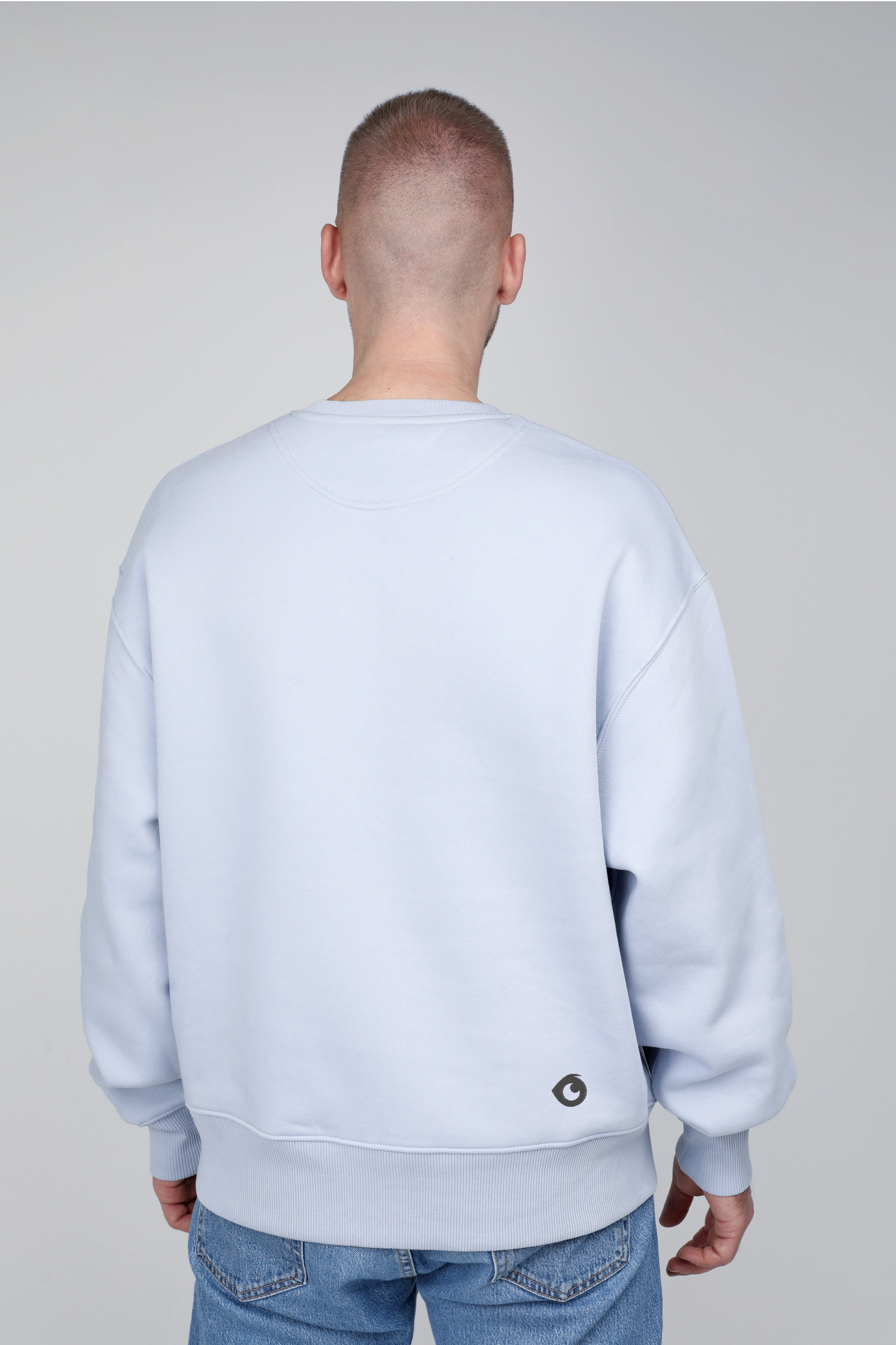 Smell the flowers | Crew neck sweatshirt with embroidered dog. Oversize fit | Unisex | animalistus