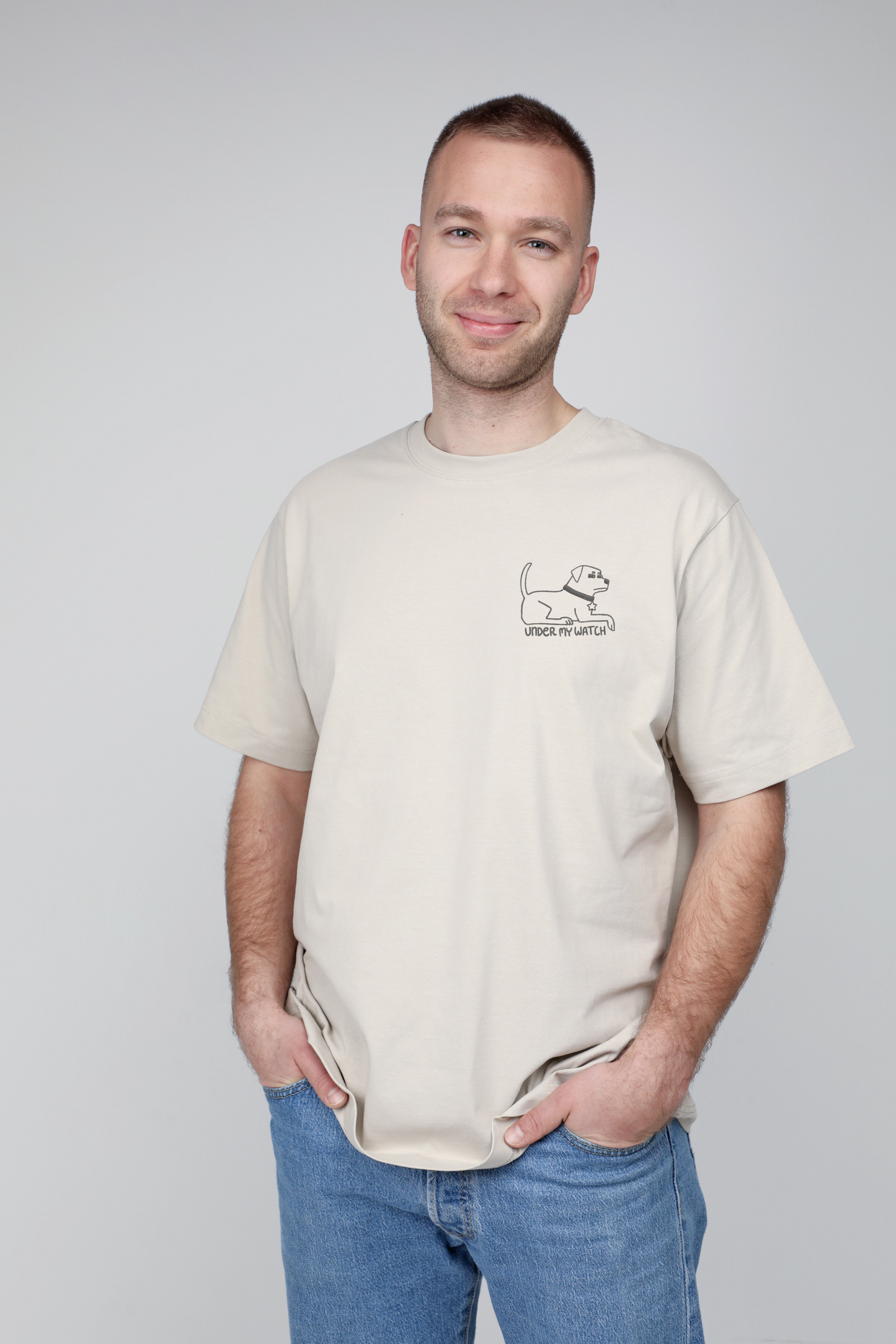 Under my watch | Heavyweight T-Shirt with embroidered dog. Oversized | Unisex | animalistus