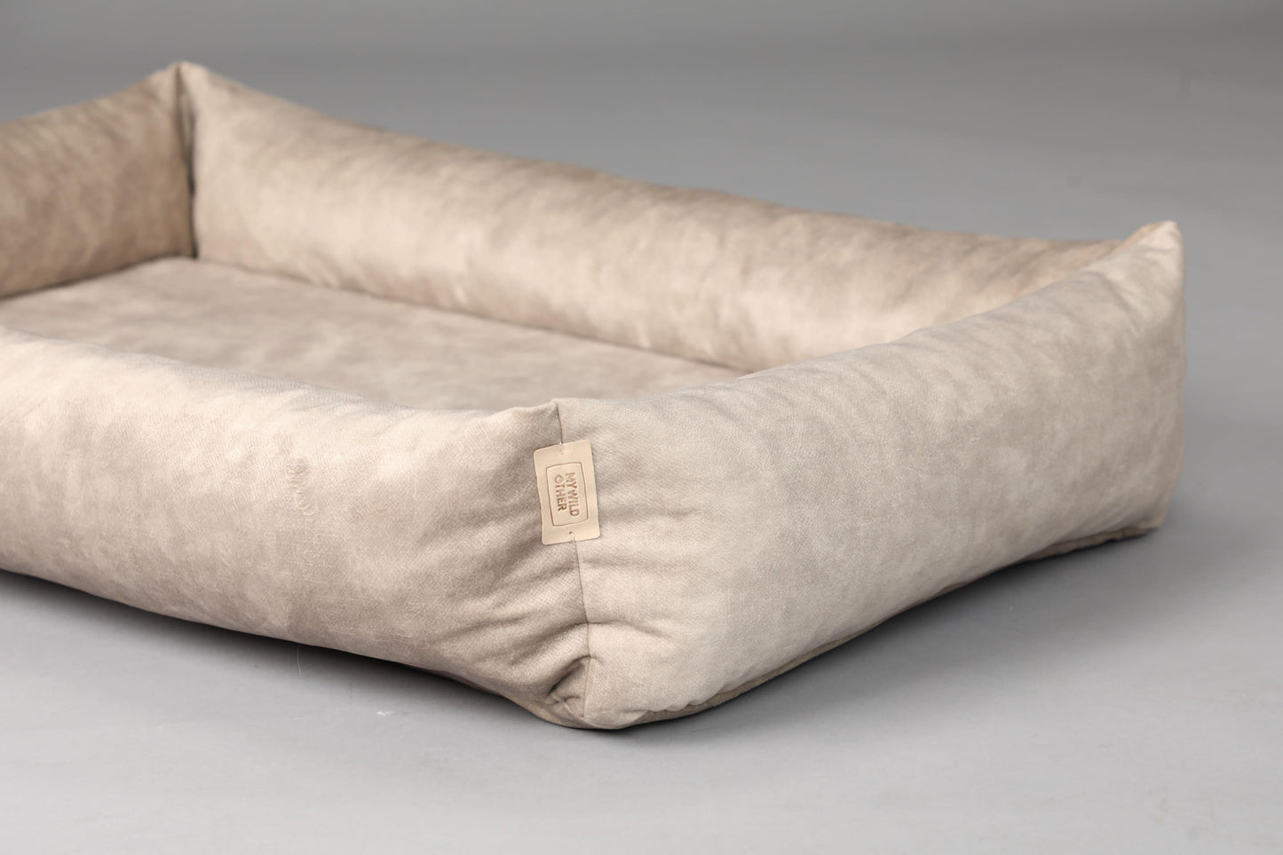 2-sided dog bed with sides. BEIGE - premium dog goods handmade in Europe by My Wild Other