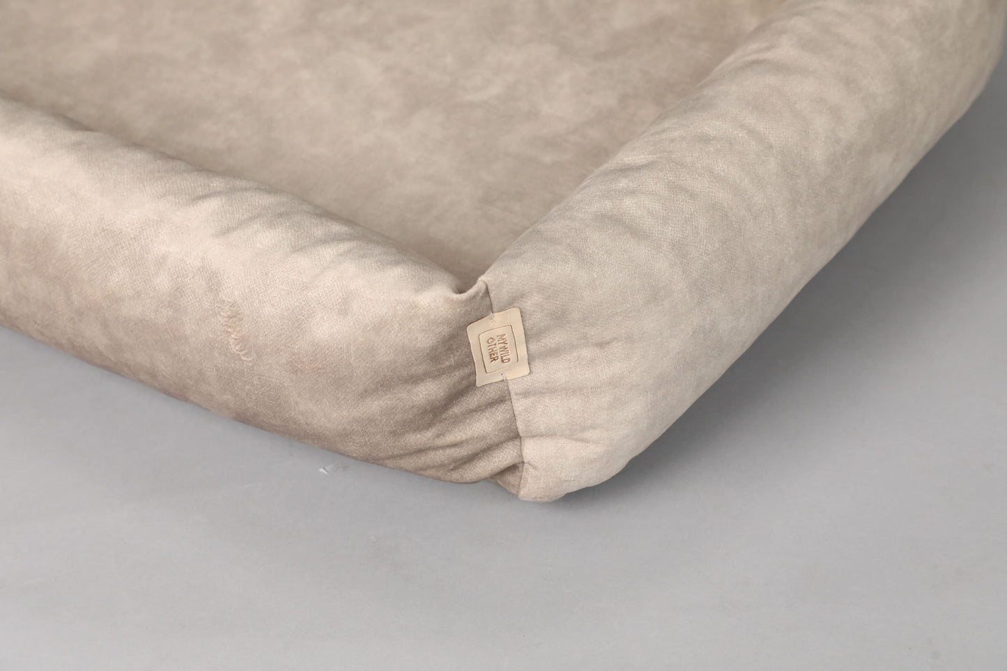 2-sided dog bed with sides. BEIGE - premium dog goods handmade in Europe by My Wild Other