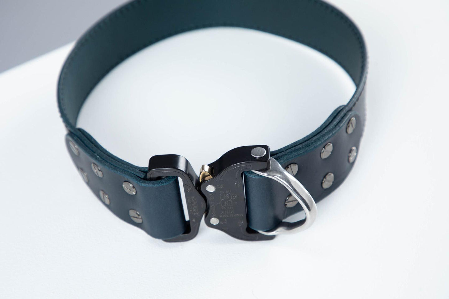 Blue leather dog collar with COBRA® buckle - premium dog goods handmade in Europe by animalistus