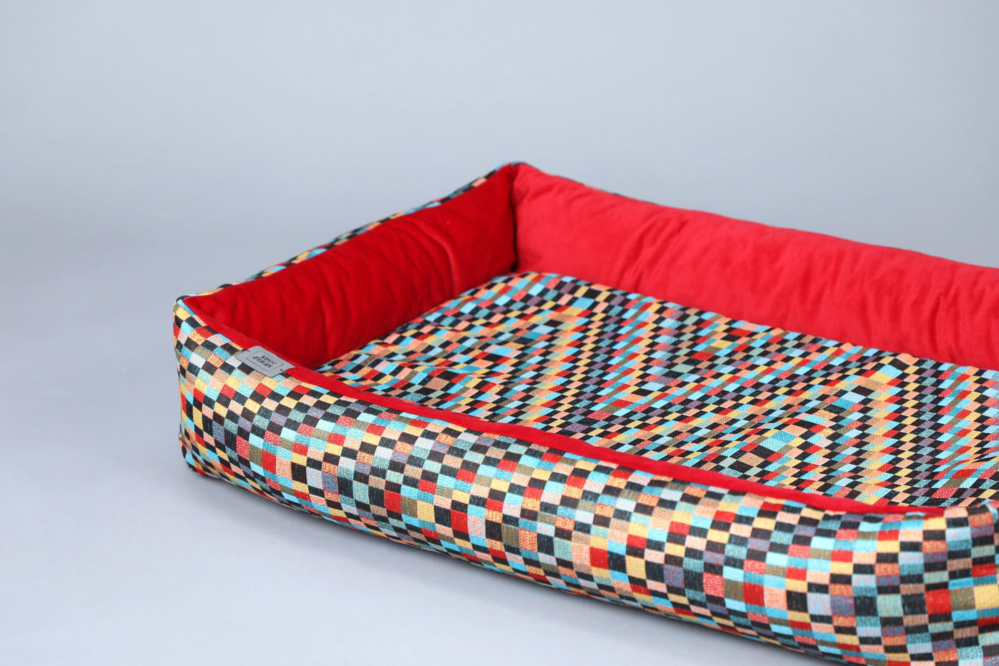 Modern dog bed with sides | 2-sided | CHECKERED + RED | animalistus
