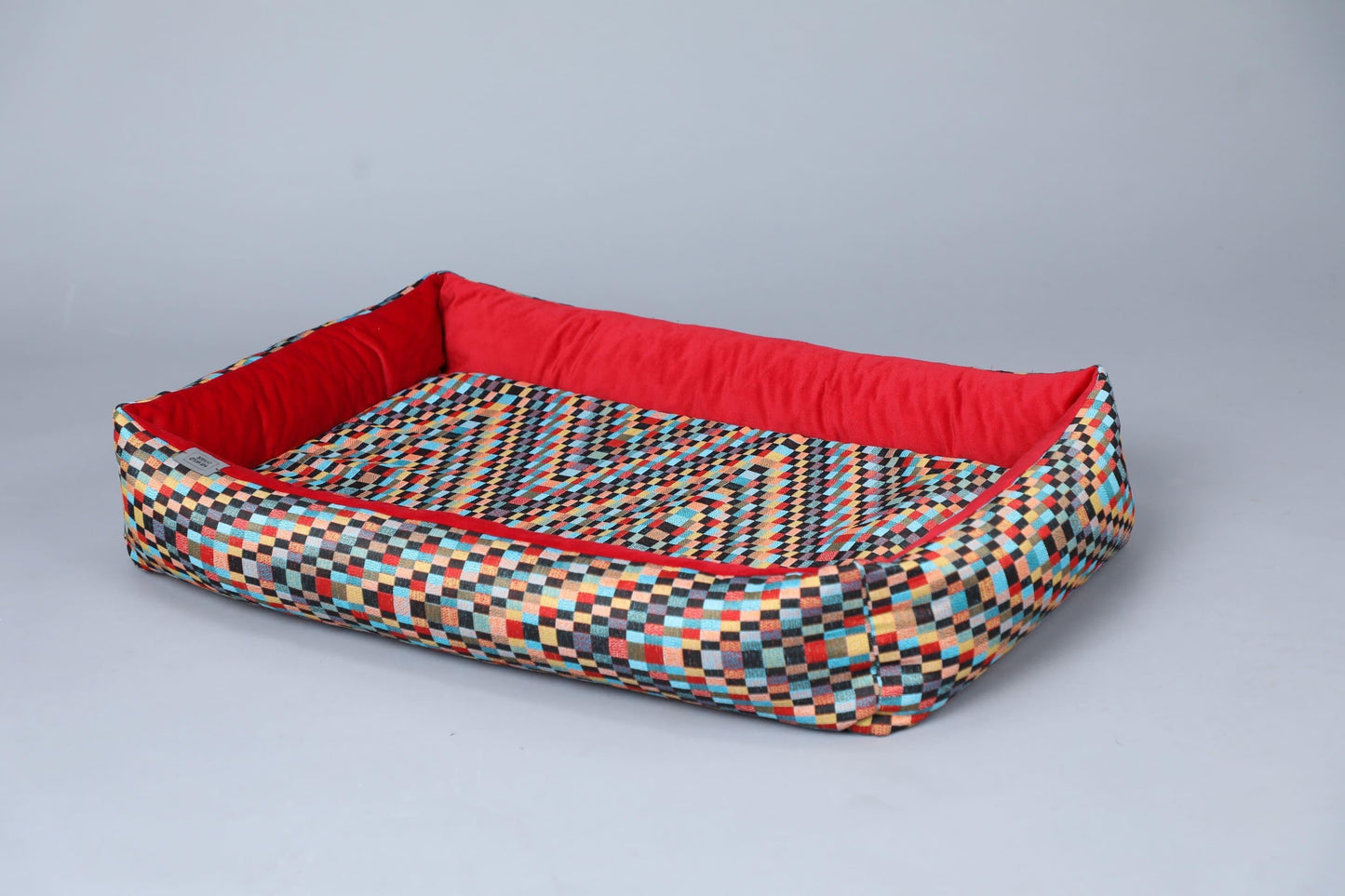 Modern dog bed with sides | 2-sided | CHECKERED + RED | animalistus