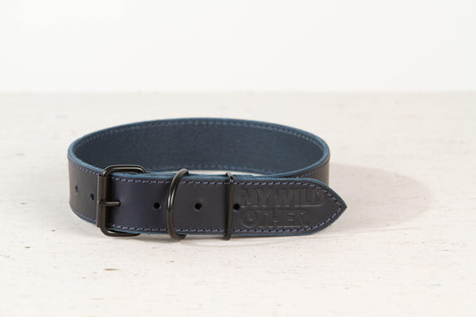 Handmade blue leather dog collar - premium dog goods handmade in Europe by animalistus