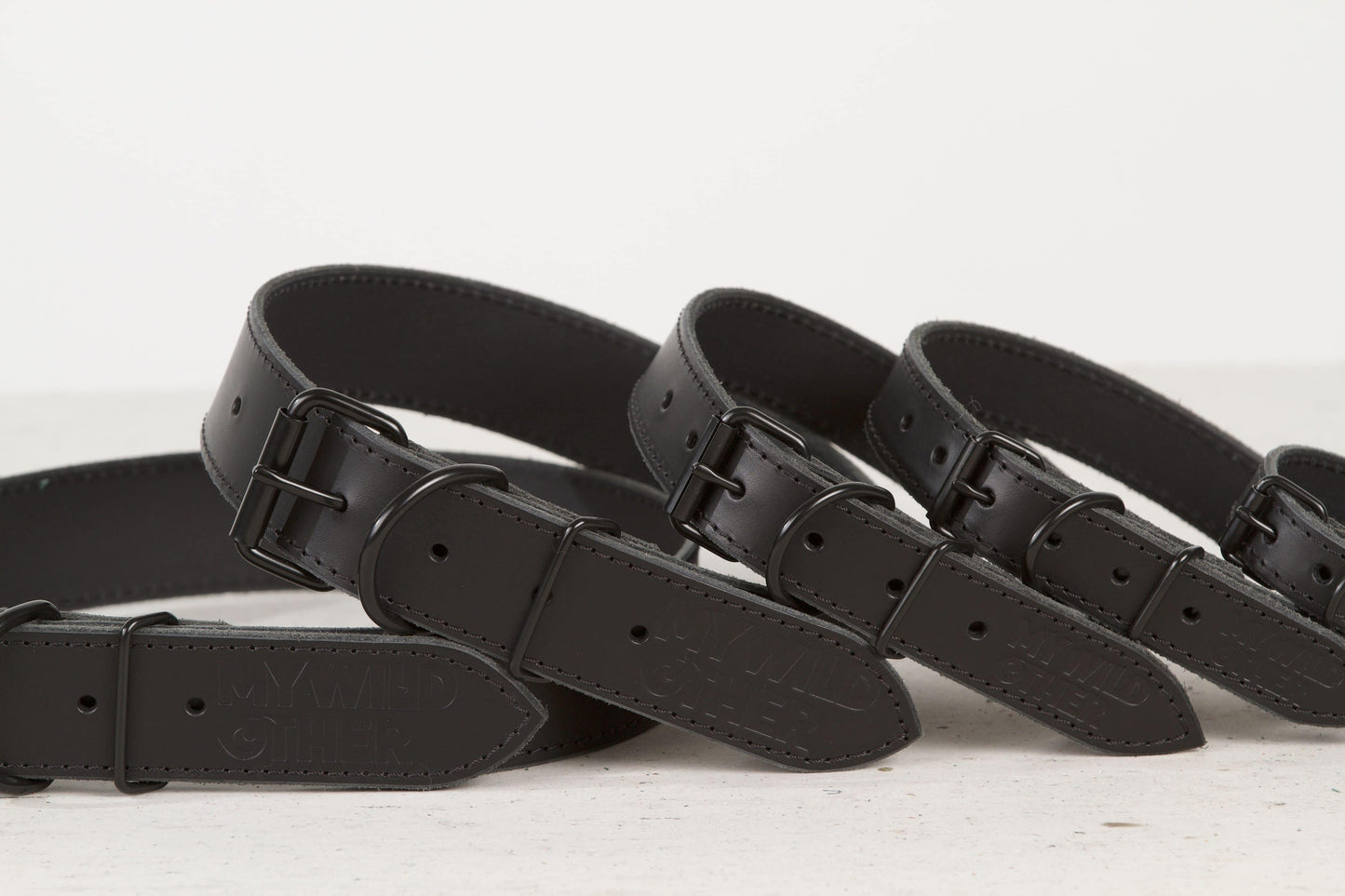 Handmade black leather dog collar | animalistus