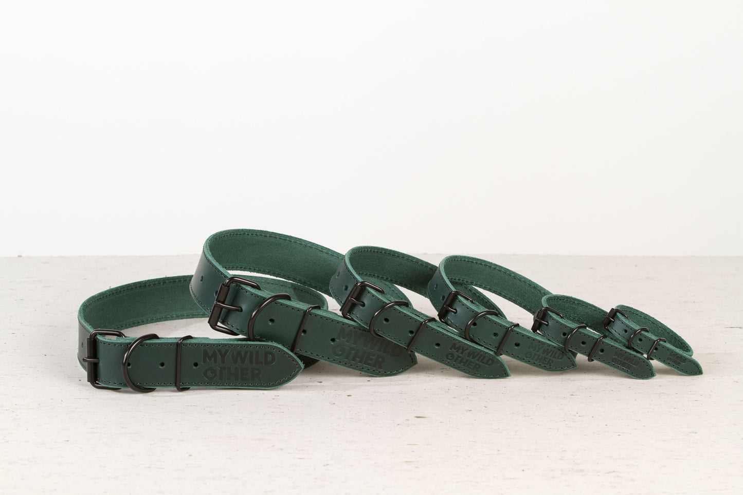 Handmade green leather dog collar | animalistus