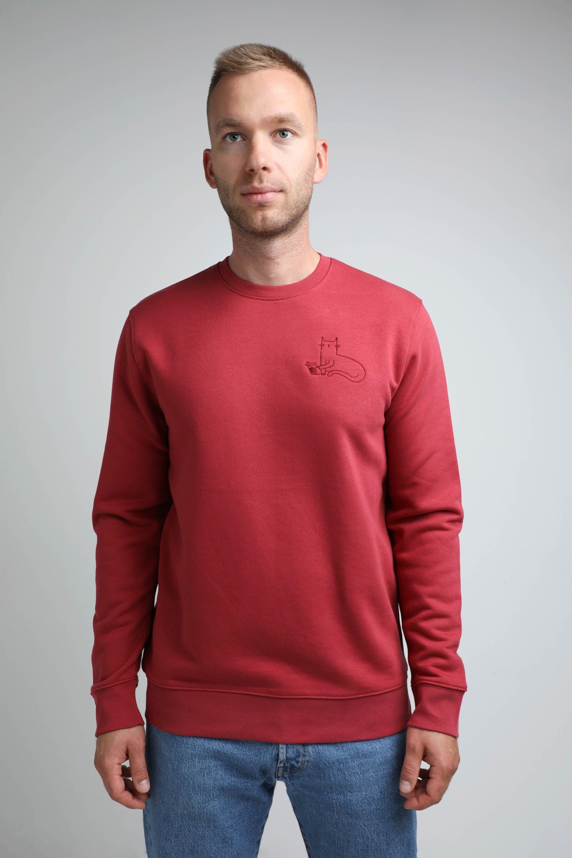 XL available only | Cat | Crew neck sweatshirt with embroidered cat. Regular fit | Unisex | animalistus