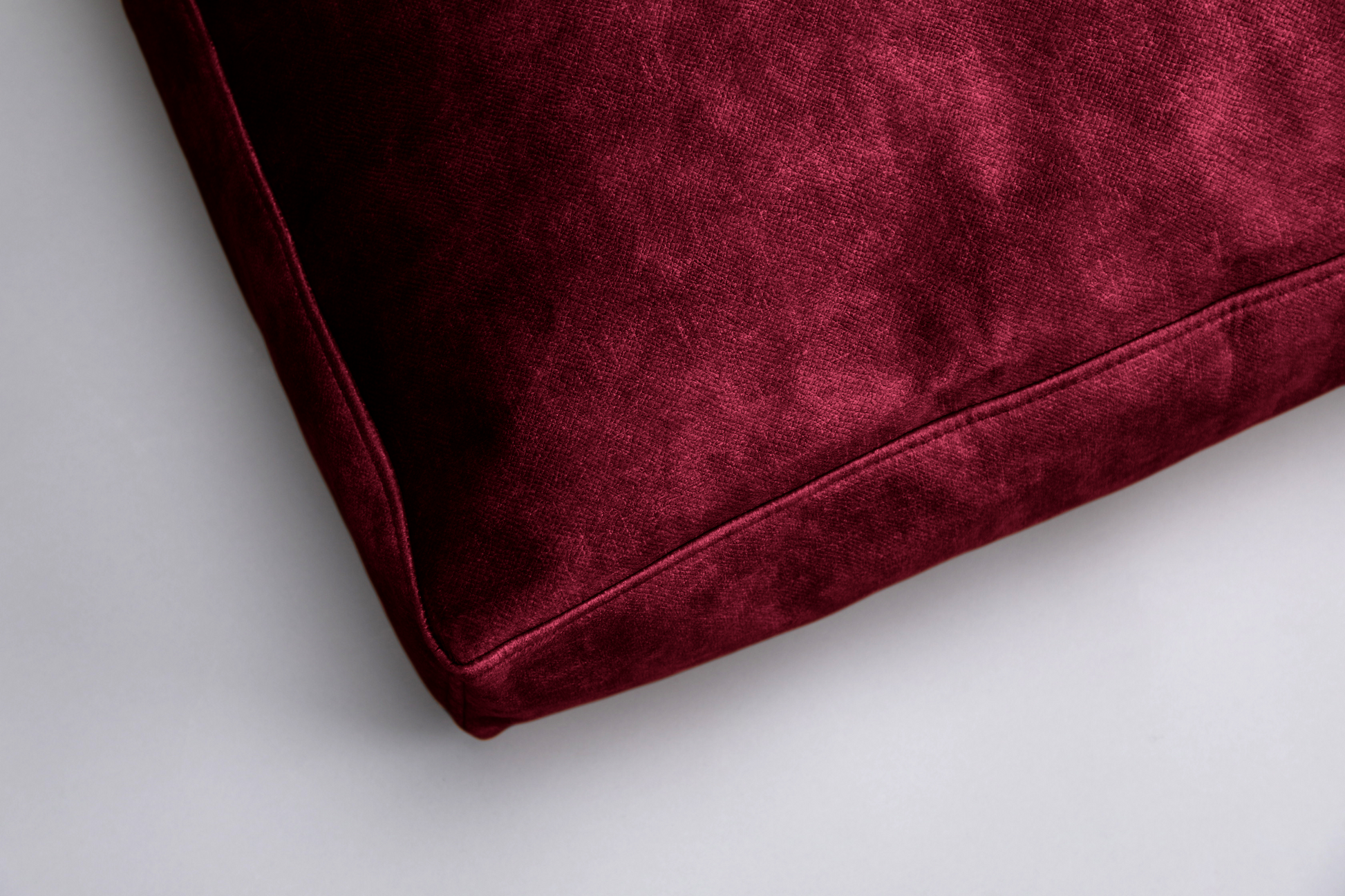 Dog cushion bed | LuxSoft | 2-sided | RUBY RED | animalistus