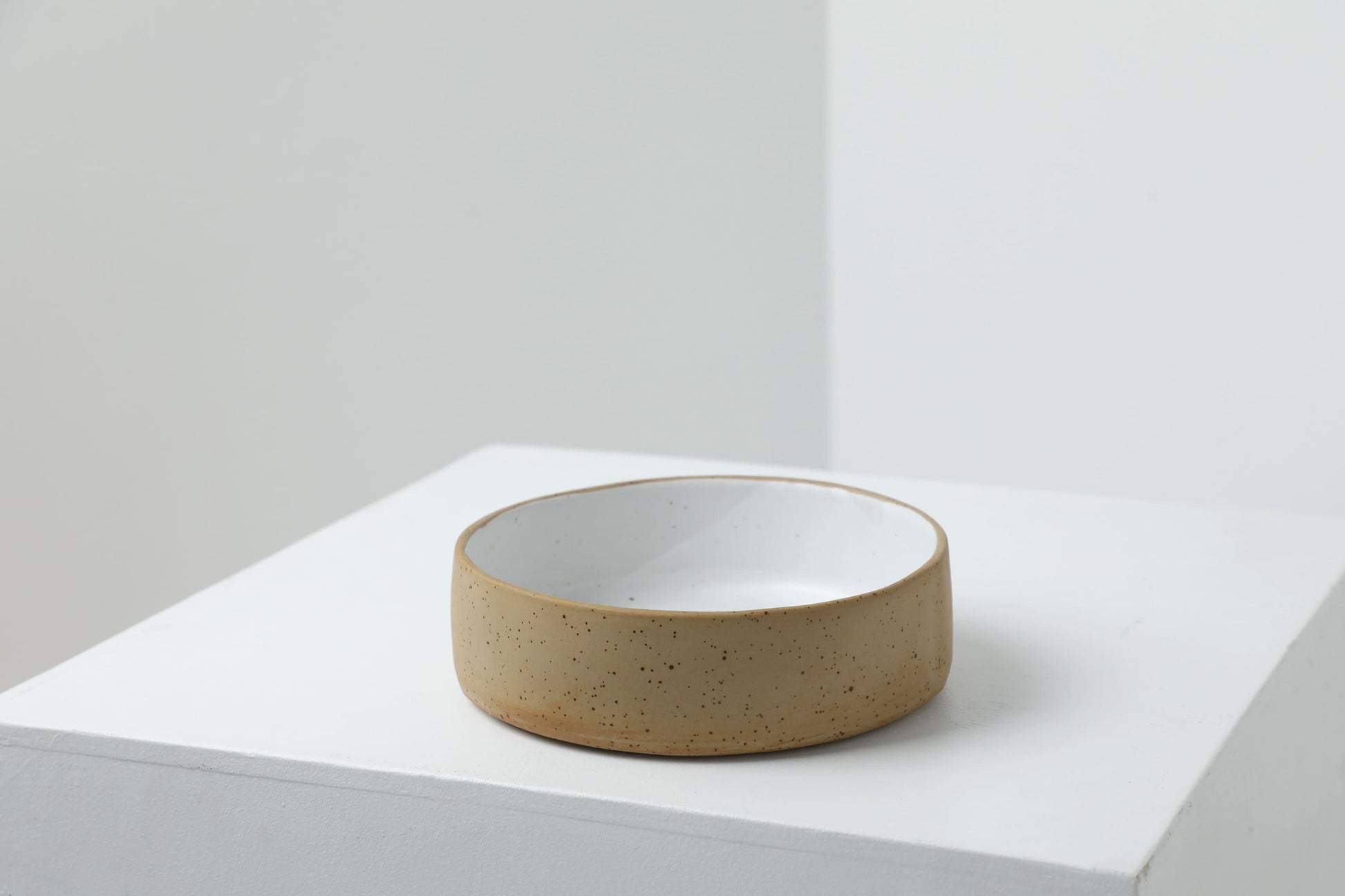 Raw+White HANDMADE CERAMIC dog bowls - premium dog goods handmade in Europe by My Wild Other