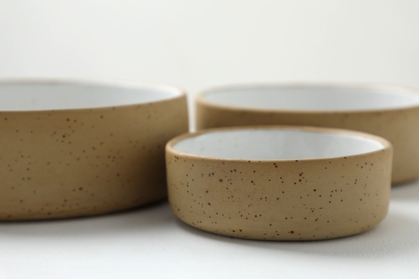 Handmade ceramic dog bowls | RAW+WHITE - premium dog goods handmade in Europe by My Wild Other