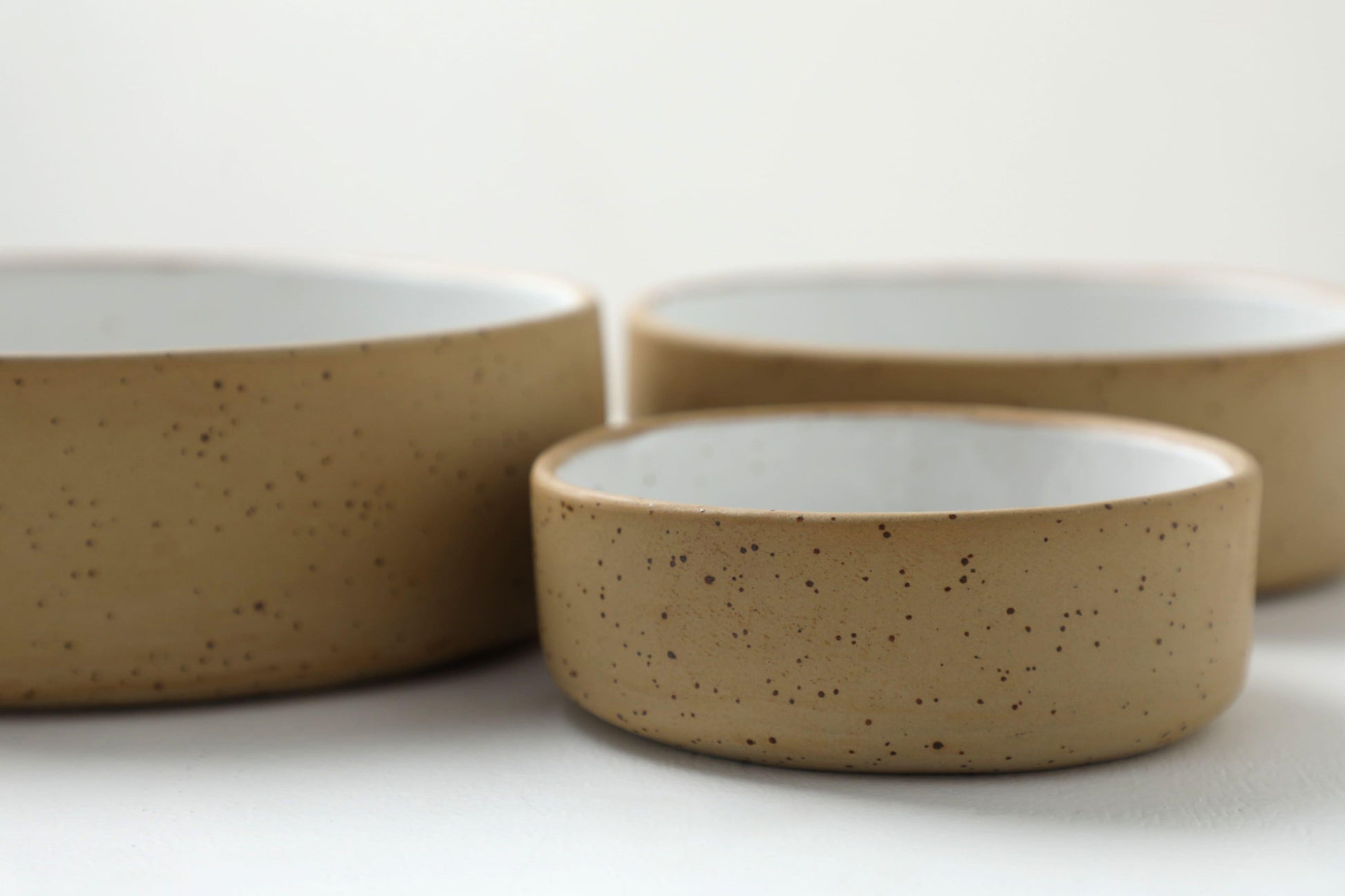 Raw+White HANDMADE CERAMIC dog bowls - premium dog goods handmade in Europe by My Wild Other