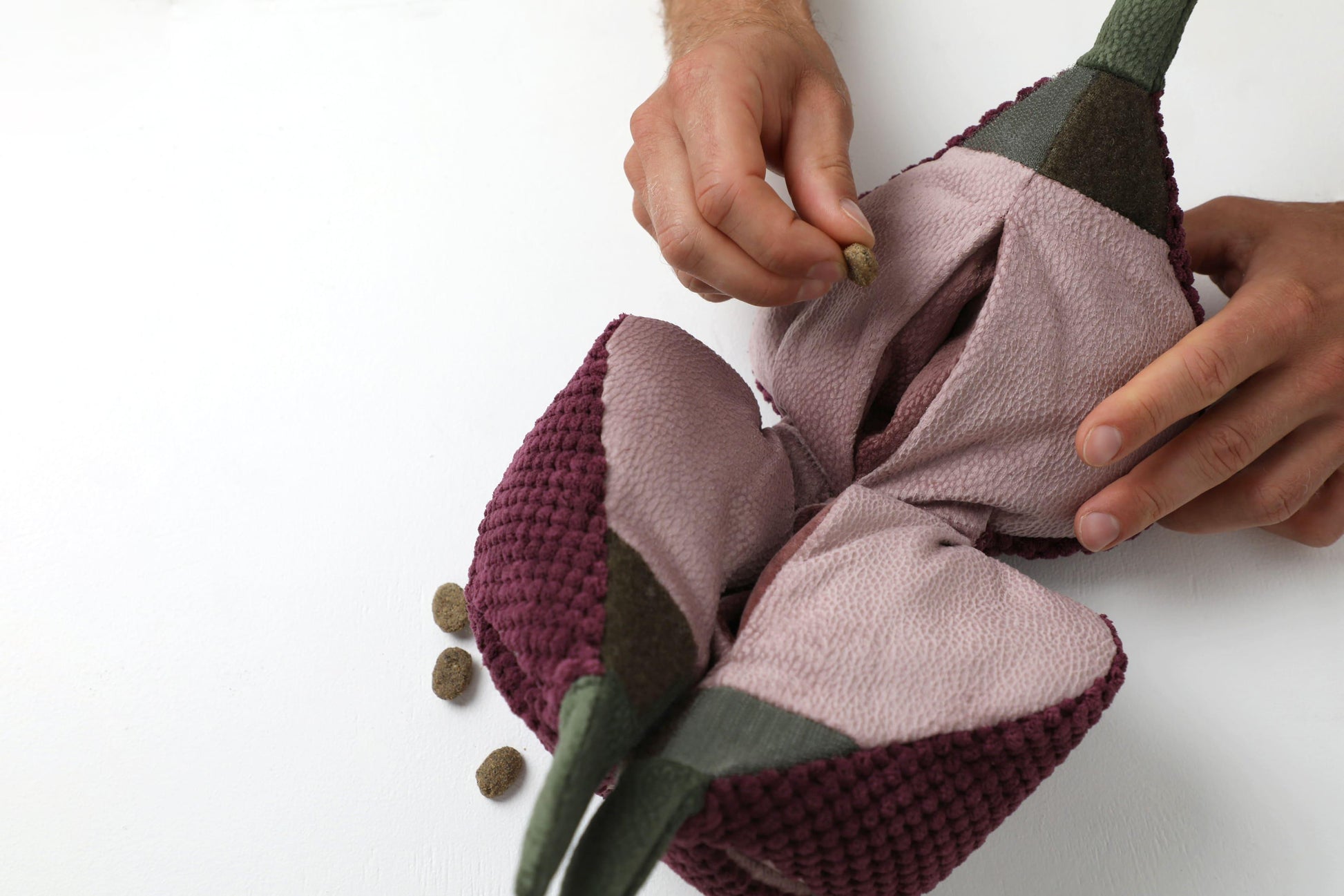 Interactive dog toy | SUPERSNOOT Onion | Handmade | 3 pockets | animalistus