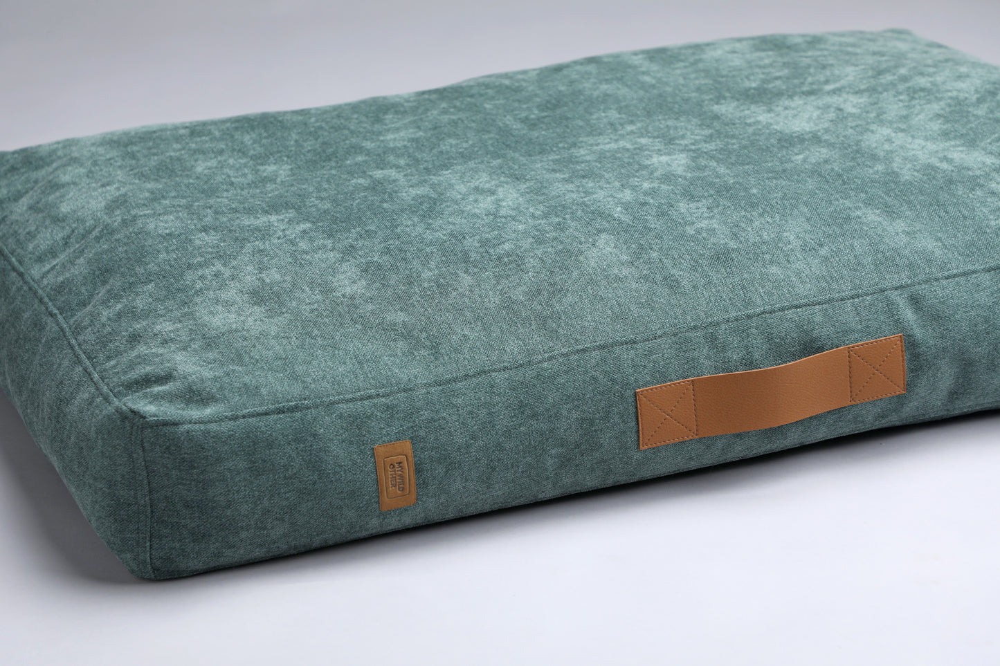 Scandinavian design dog bed | 2-sided | JUNGLE GREEN by My Wild Other