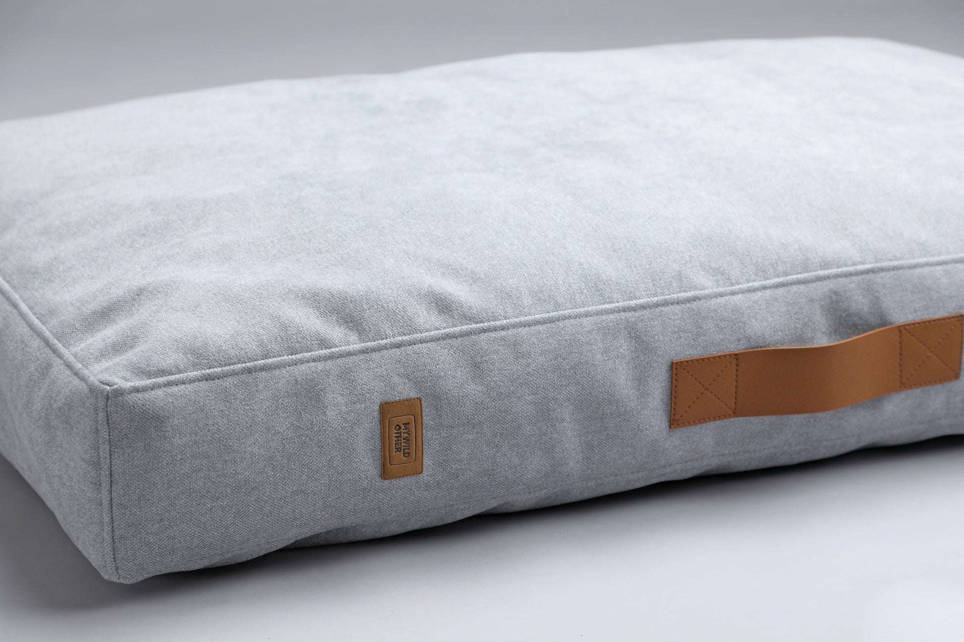 Scandinavian design dog bed | 2-sided | FOG GREY by My Wild Other