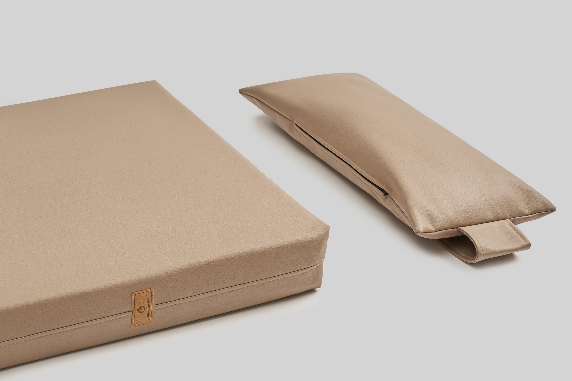 Leather-look dog bed | ComfySupport+ | 2-sided | ALMOND BEIGE | animalistus