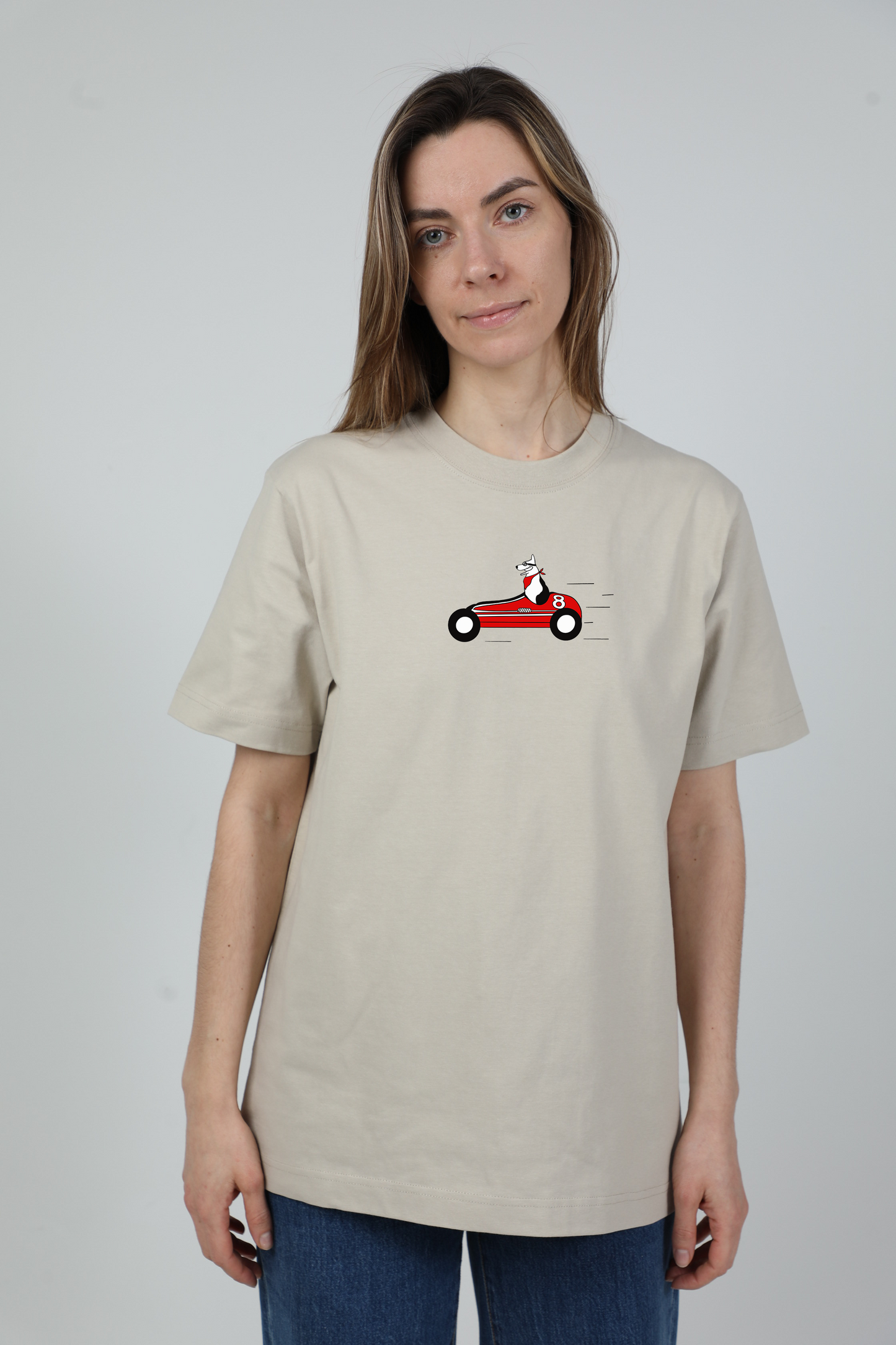 Retro racer dog | Storo audinio, oversized marškinėliai su šuniu | Unisex