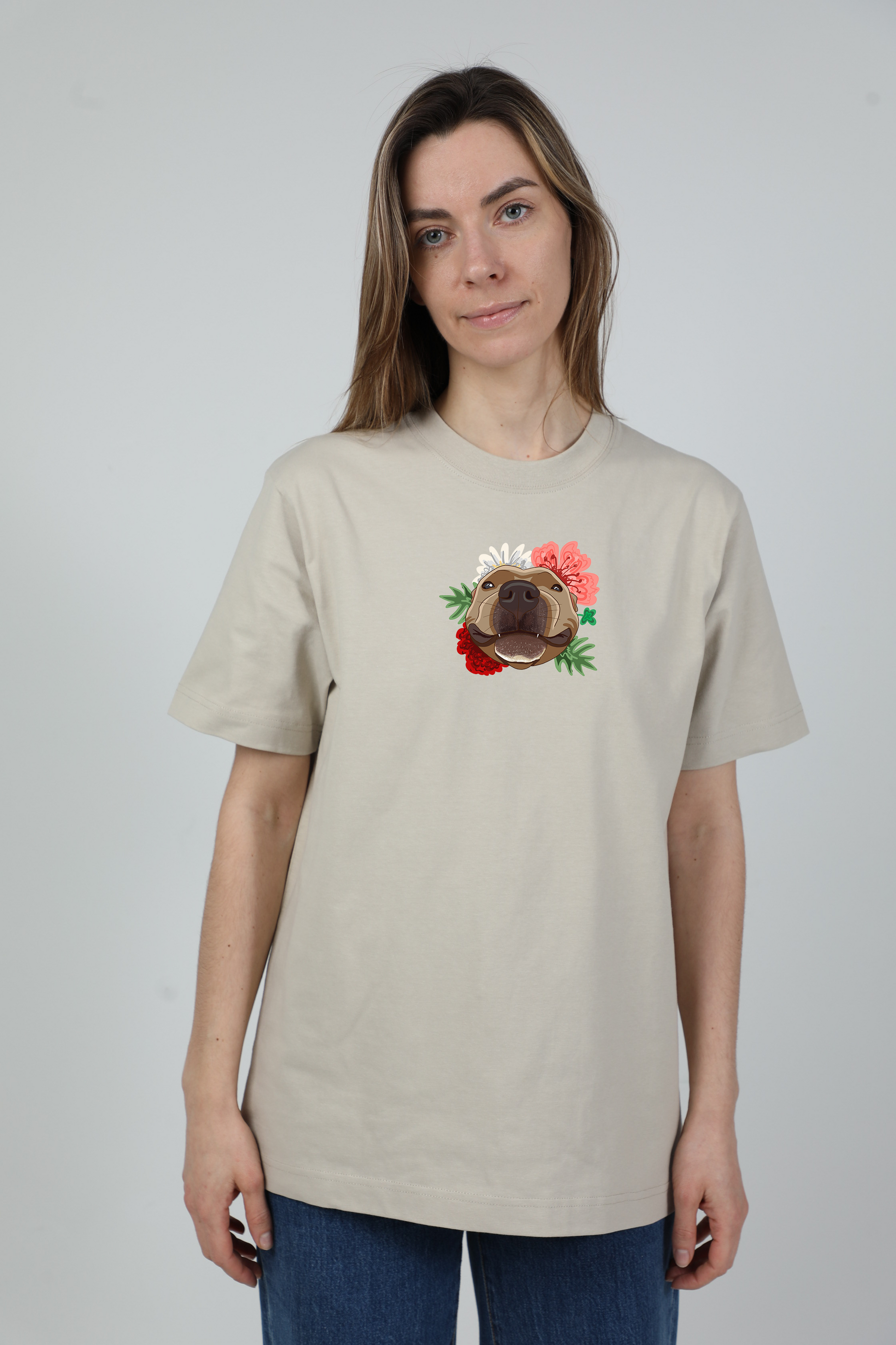 Serious dog with flowers | Heavyweight T-Shirt with dog. Oversized | Unisex | animalistus