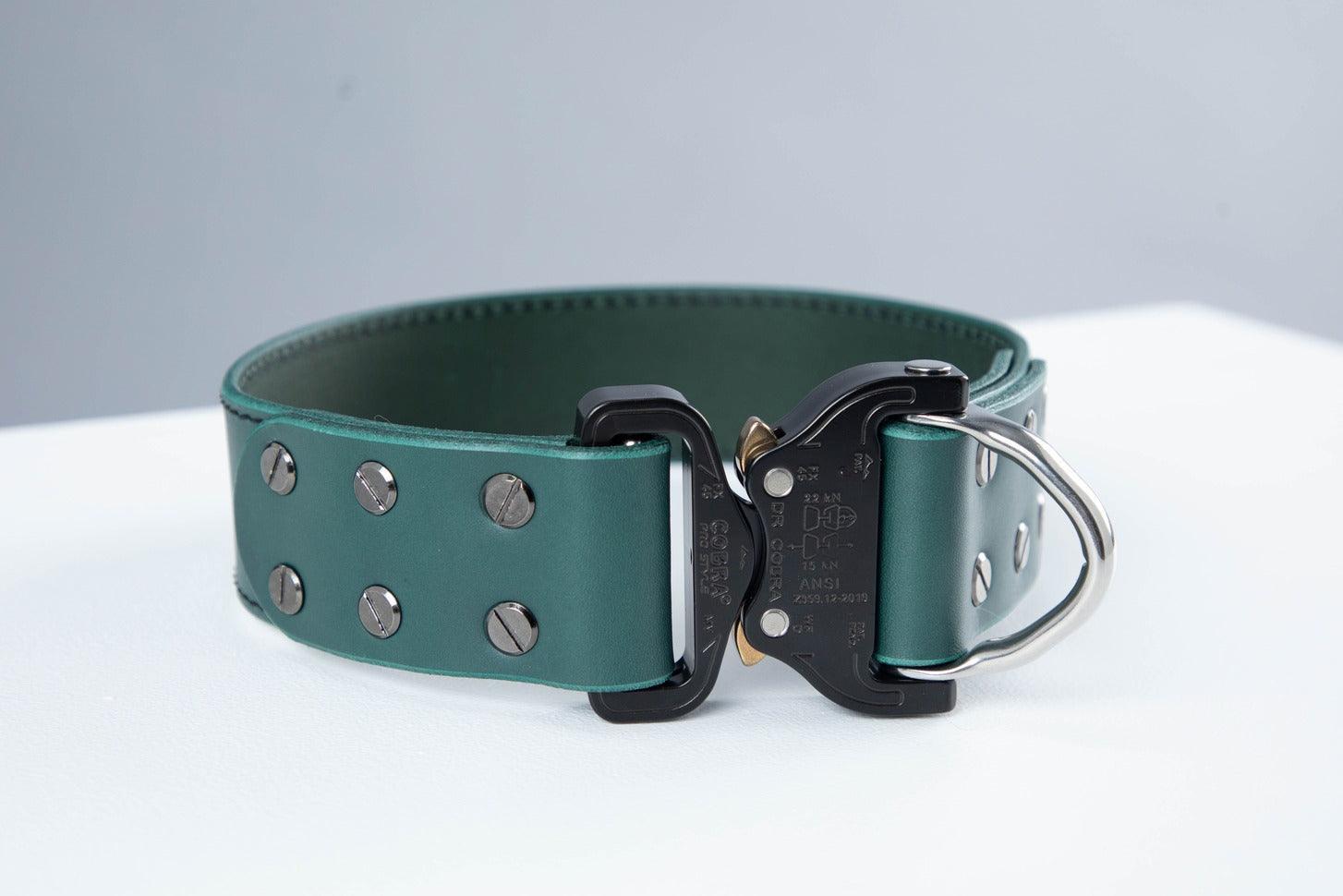 Green leather dog collar with COBRA® buckle | animalistus