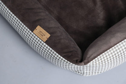 Modern dog bed with sides | 2-sided | HOUNDSTOOTH+TAUPE | animalistus