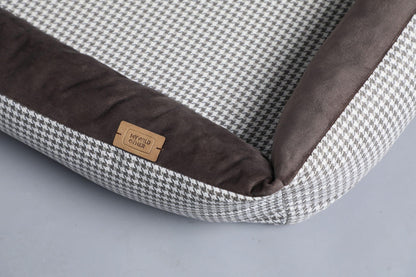 Modern dog bed with sides | 2-sided | HOUNDSTOOTH+TAUPE | animalistus