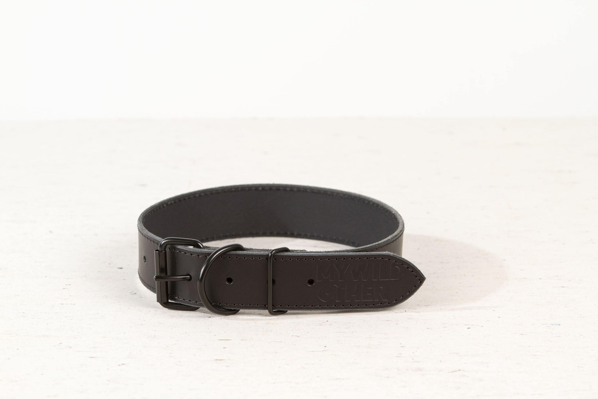 Handmade black leather dog collar | animalistus