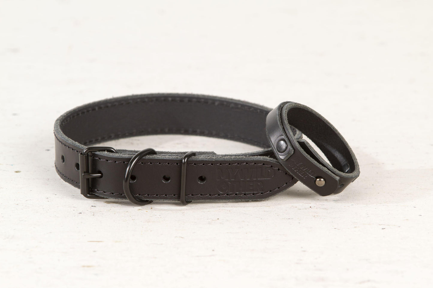 Handmade black leather dog collar - premium dog goods handmade in Europe by My Wild Other