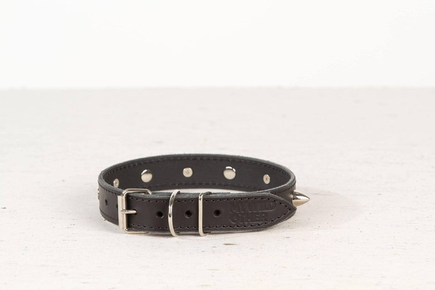 Handmade black leather STUDDED dog collar - premium dog goods handmade in Europe by animalistus