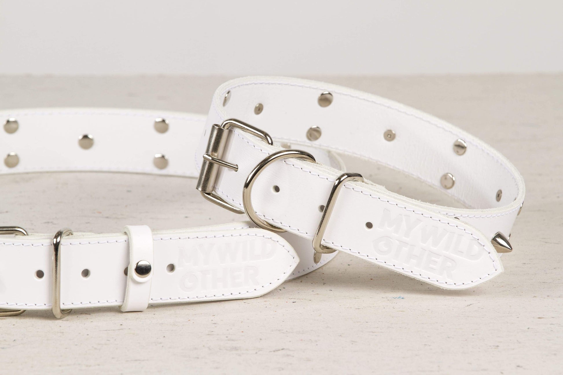 Handmade white leather STUDDED dog collar - premium dog goods handmade in Europe by My Wild Other