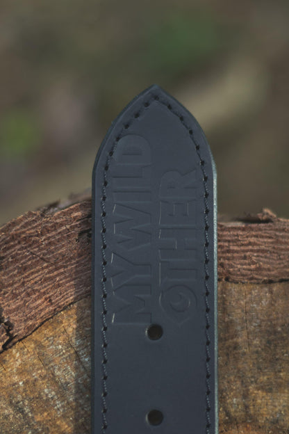 Handmade black leather dog collar | animalistus